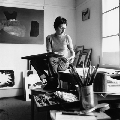 چه کسی قاشق سوپ خوری را با خز قیمتی می پوشاند؟