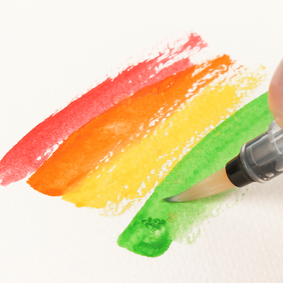 آب و رنگ و عشق را با هم آمیخته ام